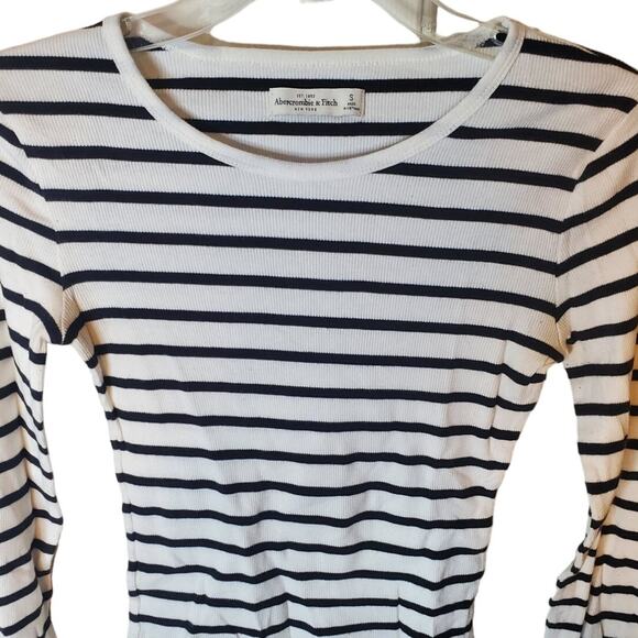 Abercrombie & Fitch Black/White Striped Crop Henley, Small - Picture 2 of 6